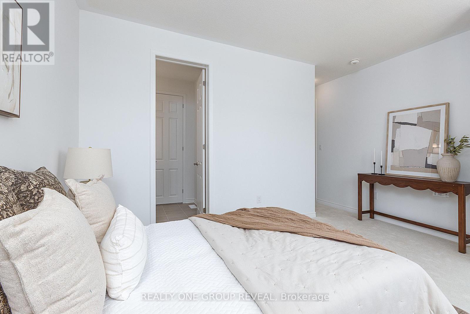 Photo 14 of 3311 Marchington Square, Pickering ON