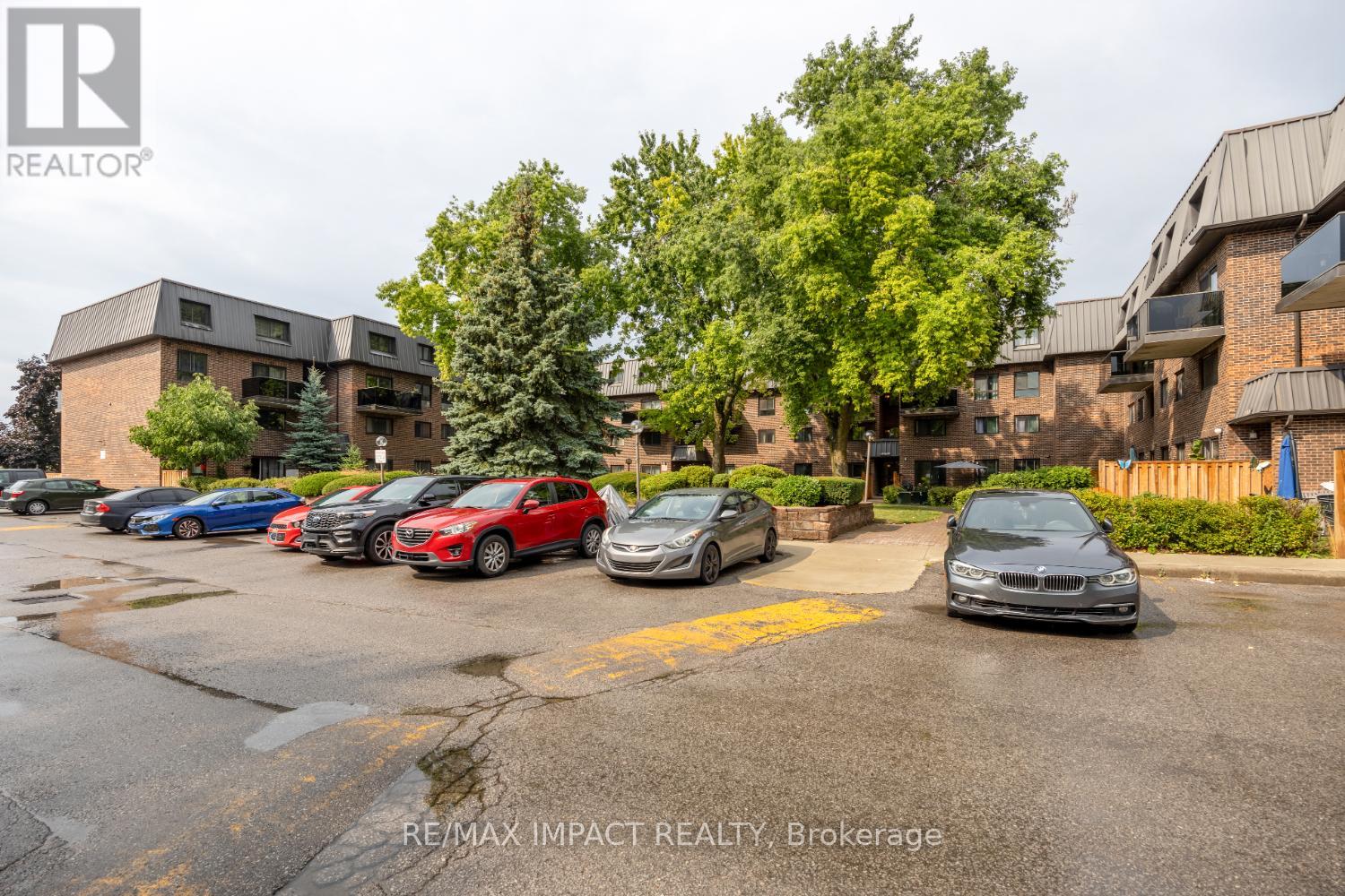 Photo 13 of 31 43 Taunton Road E, Oshawa ON