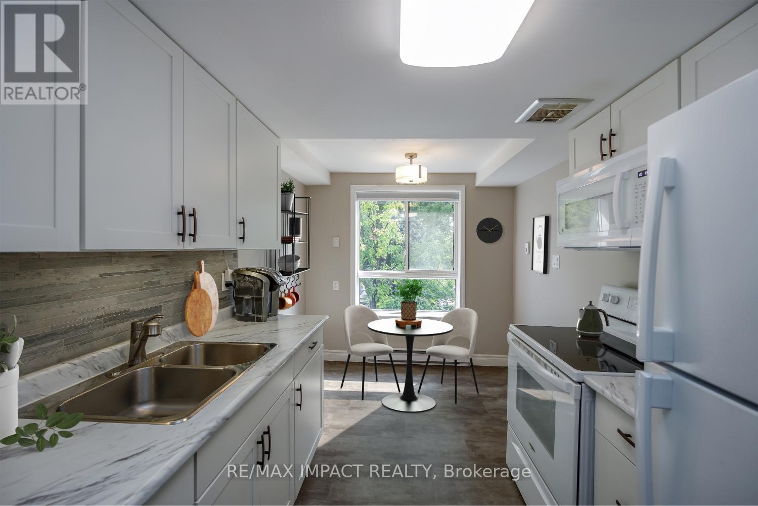 Photo 25 of 31 43 Taunton Road E, Oshawa ON