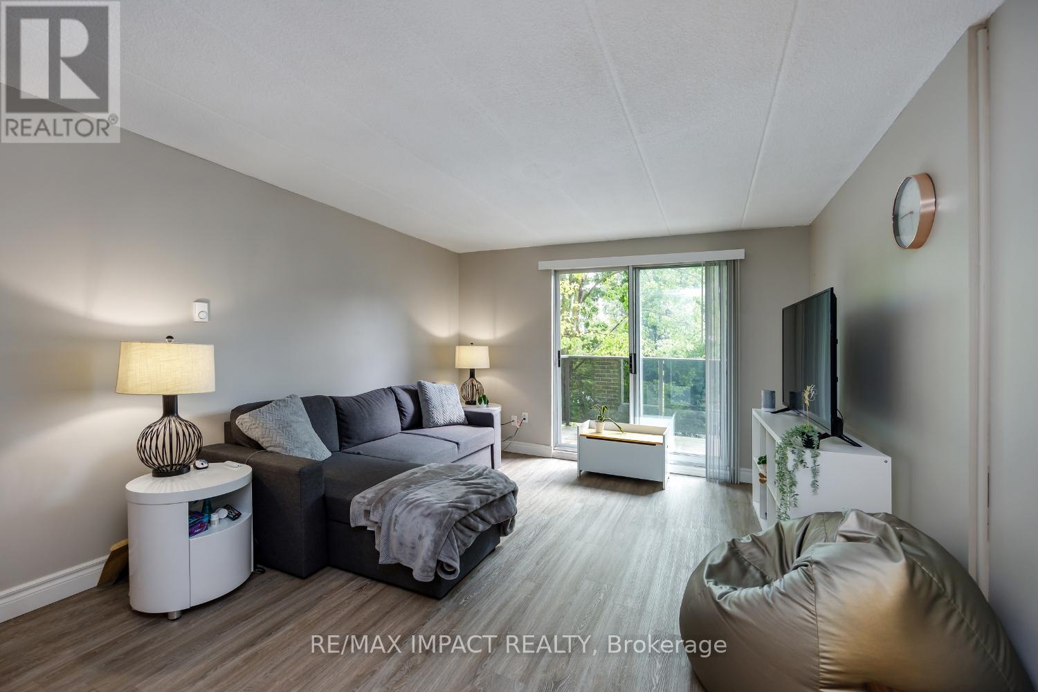 Photo 30 of 31 43 Taunton Road E, Oshawa ON