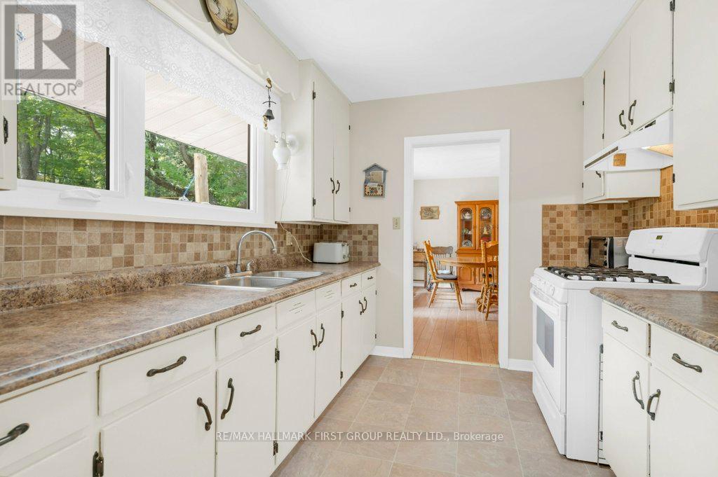 Photo 6 of 108666 Highway 7, Tweed ON