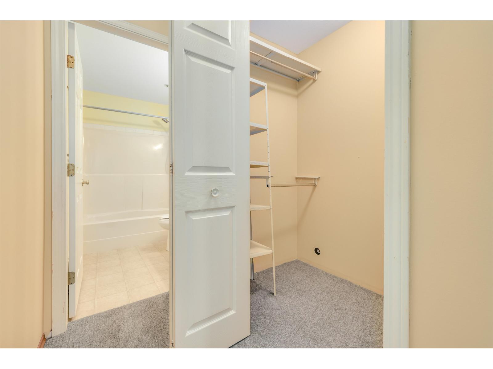 Photo 16 of 101 5377 201 A Street, Langley BC