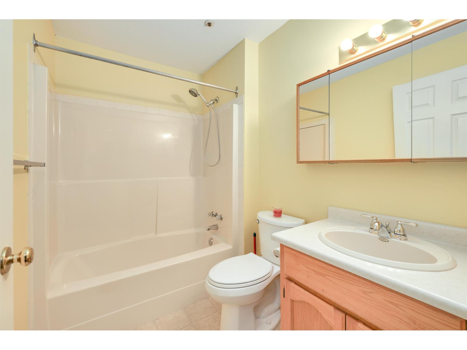 Photo 20 of 101 5377 201 A Street, Langley BC