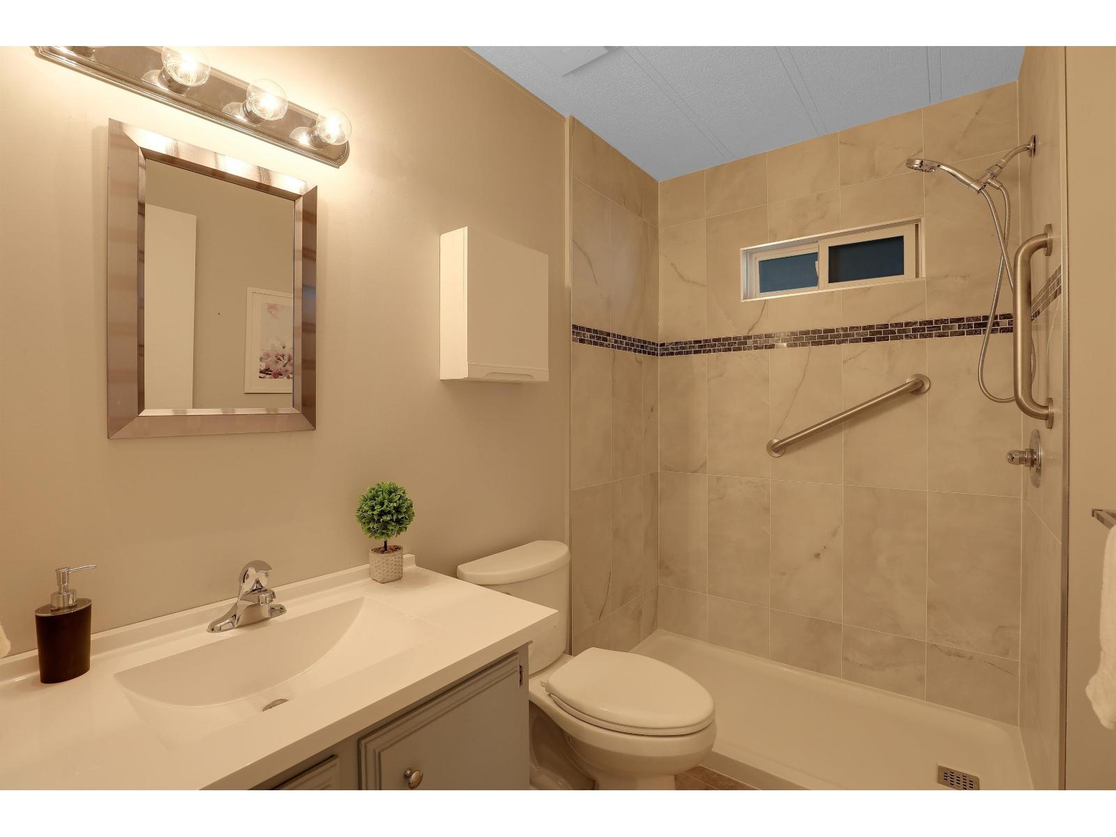 Photo 19 of 81 20071 24 Avenue, Langley BC