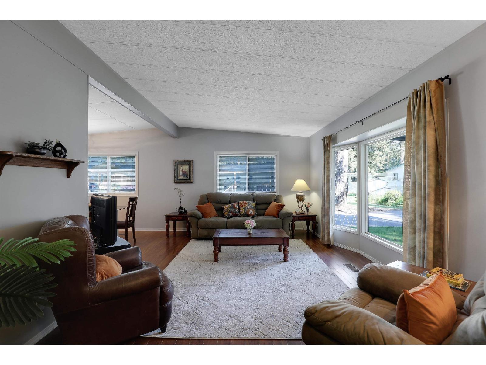 Photo 4 of 81 20071 24 Avenue, Langley BC