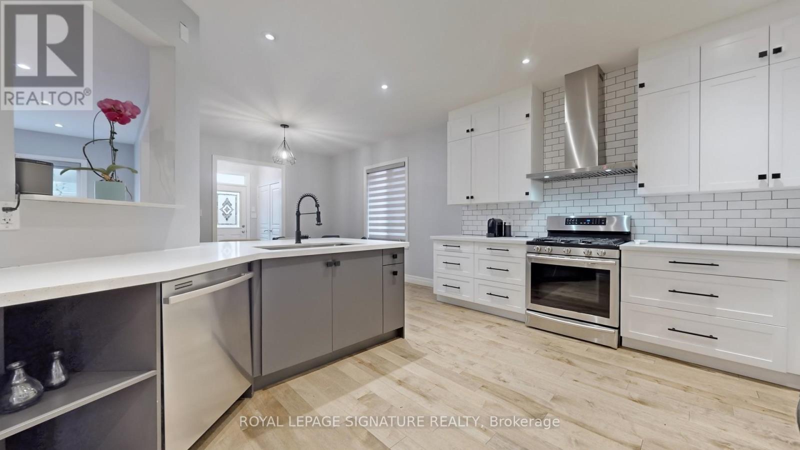 Photo 44 of 10 Foxton Road, Markham ON