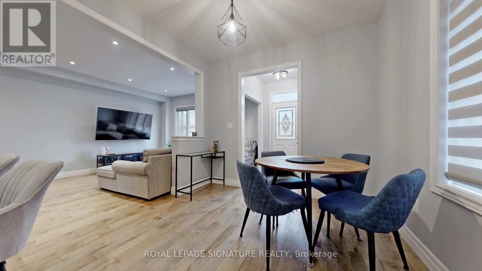 Photo 33 of 10 Foxton Road, Markham ON