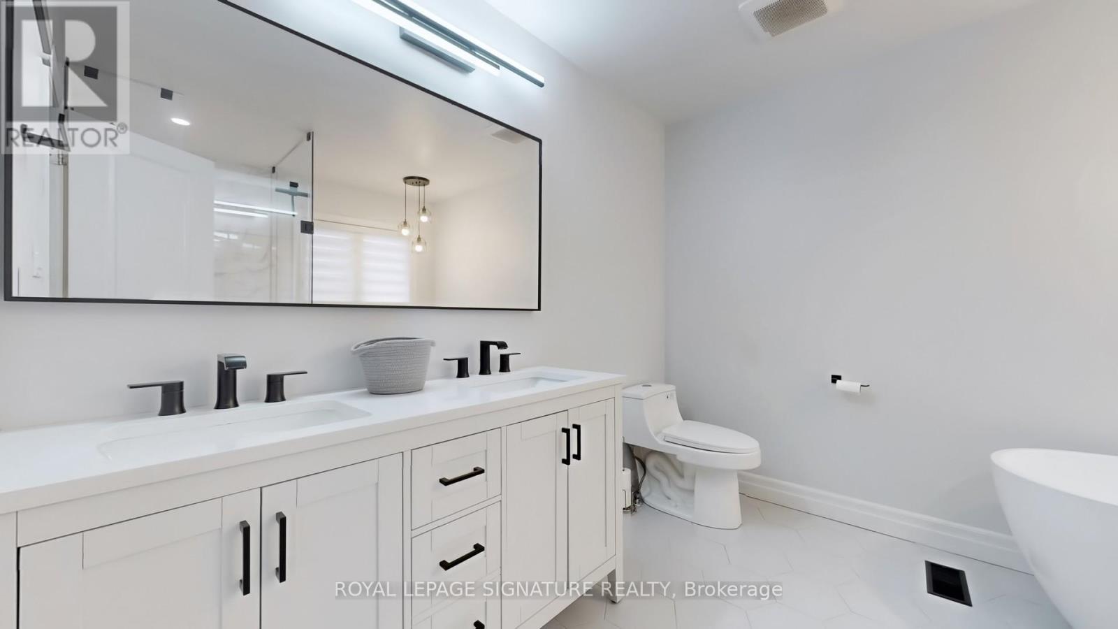 Photo 6 of 10 Foxton Road, Markham ON