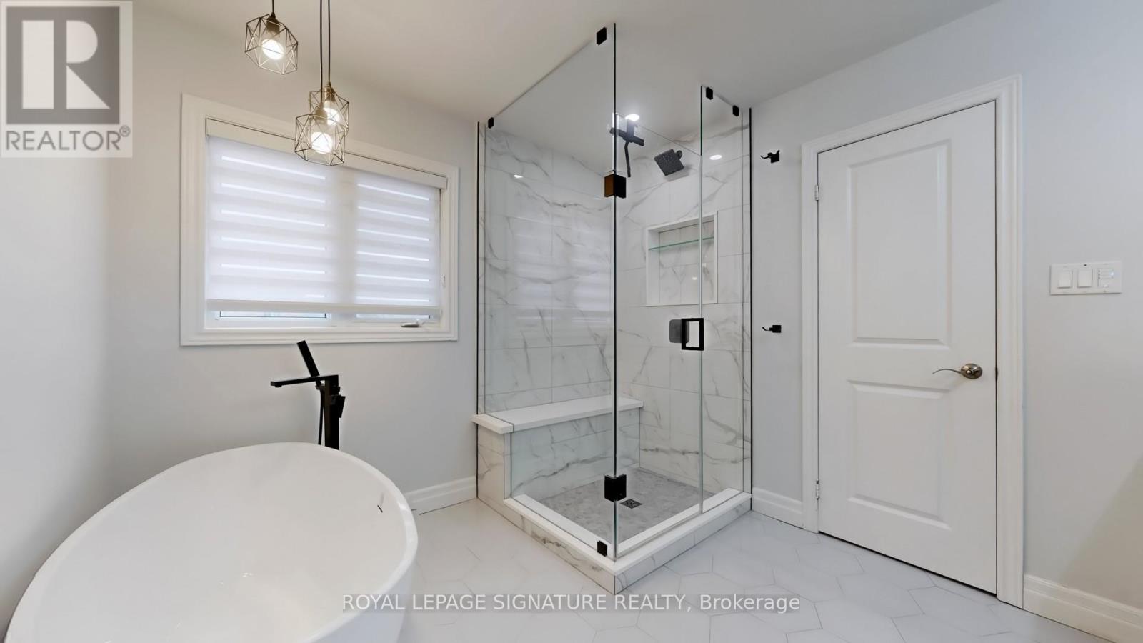 Photo 34 of 10 Foxton Road, Markham ON