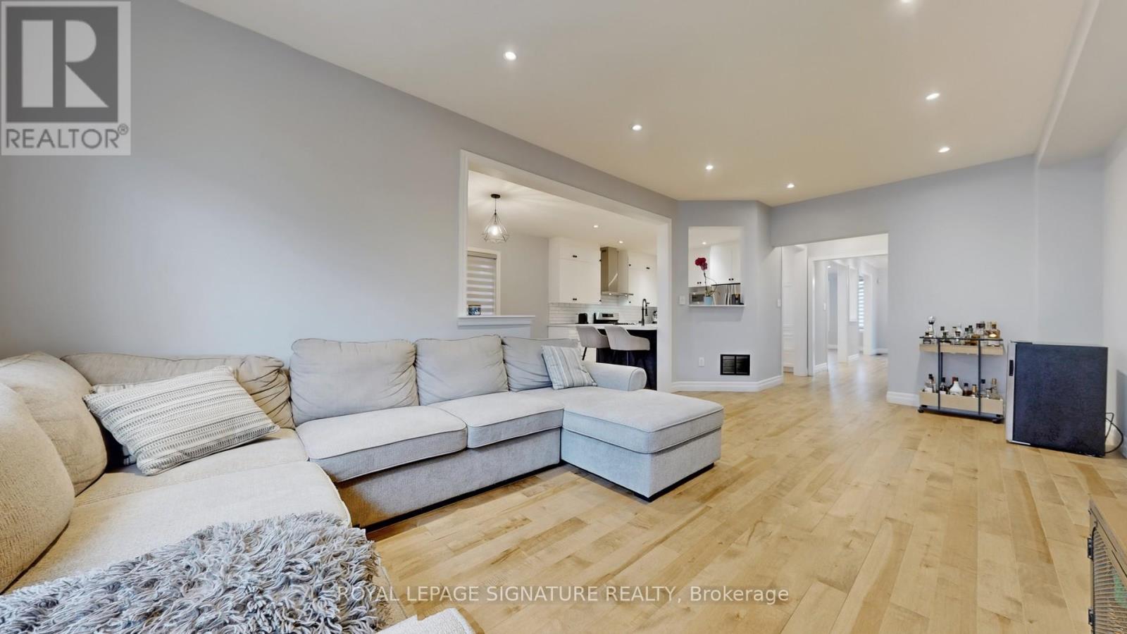 Photo 12 of 10 Foxton Road, Markham ON