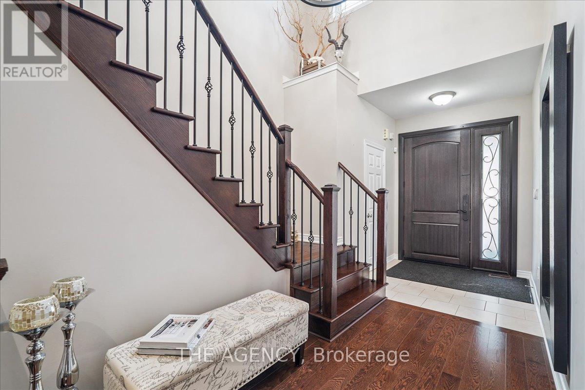 Photo 18 of 77 Sharpe Crescent, New Tecumseth ON