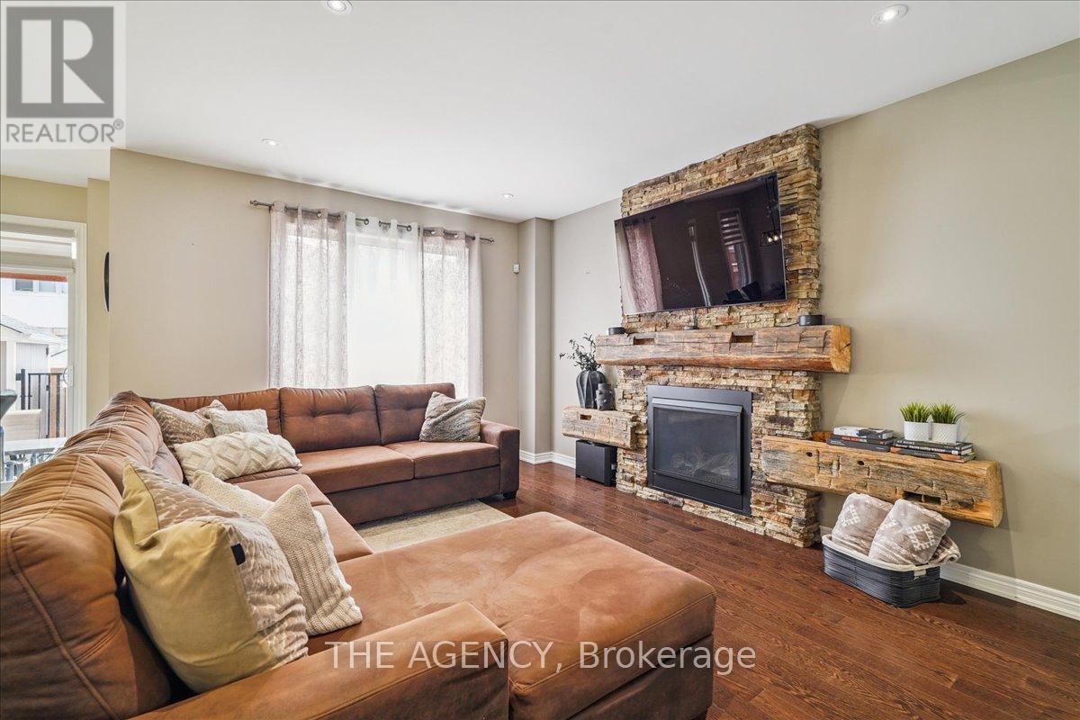 Photo 9 of 77 Sharpe Crescent, New Tecumseth ON