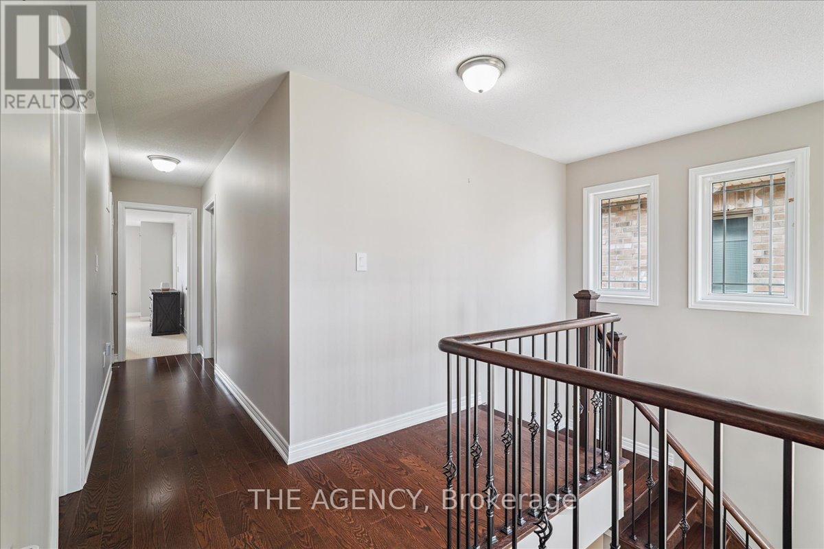 Photo 31 of 77 Sharpe Crescent, New Tecumseth ON