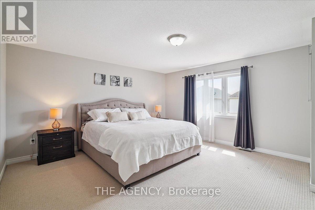 Photo 13 of 77 Sharpe Crescent, New Tecumseth ON