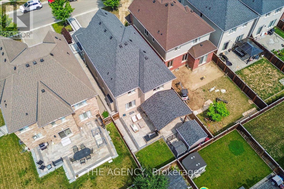 Photo 17 of 77 Sharpe Crescent, New Tecumseth ON
