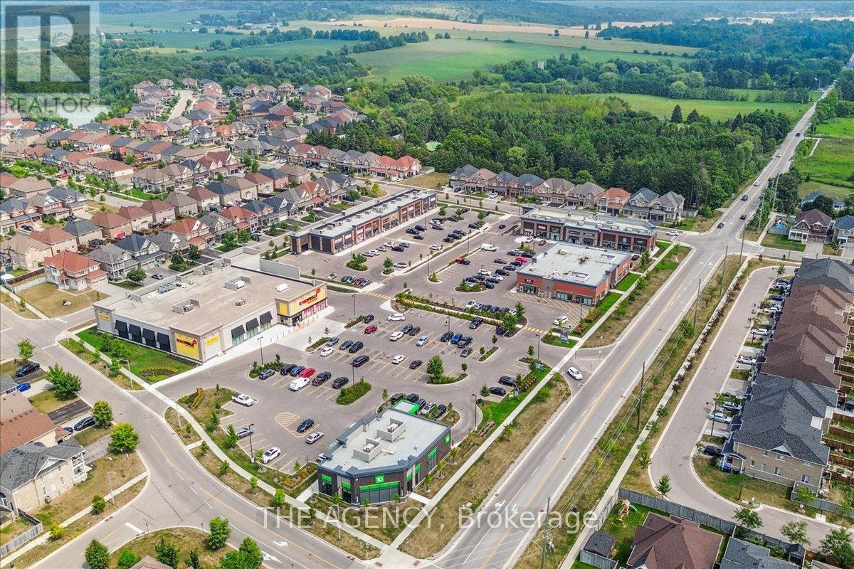 Photo 5 of 77 Sharpe Crescent, New Tecumseth ON