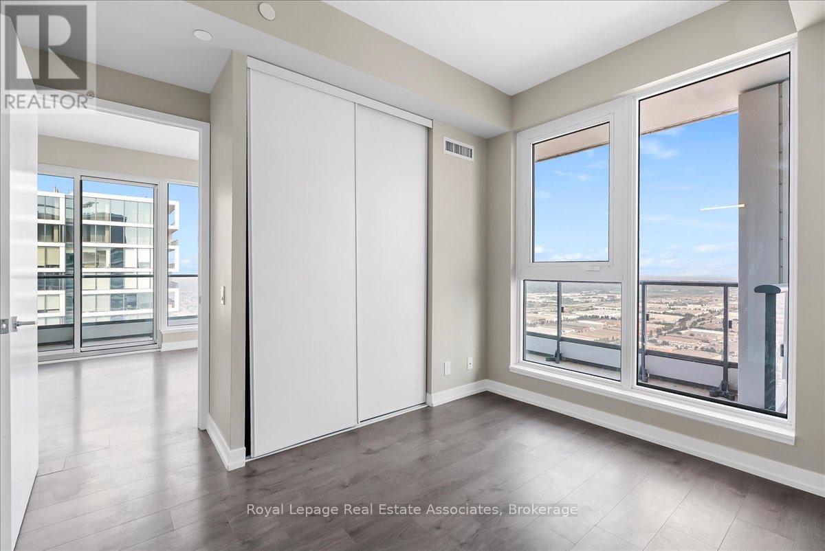 Photo 13 of 6112 950 Portage Parkway, Vaughan ON