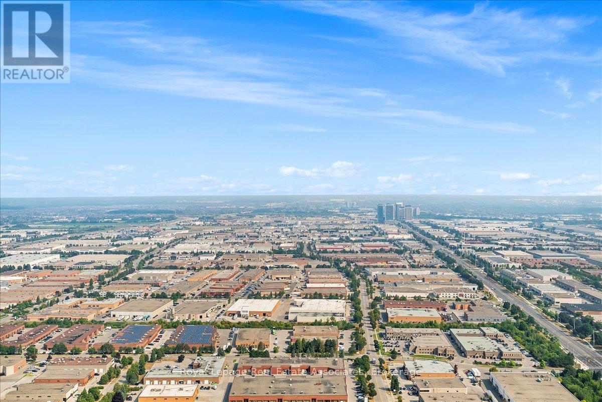 Photo 14 of 6112 950 Portage Parkway, Vaughan ON
