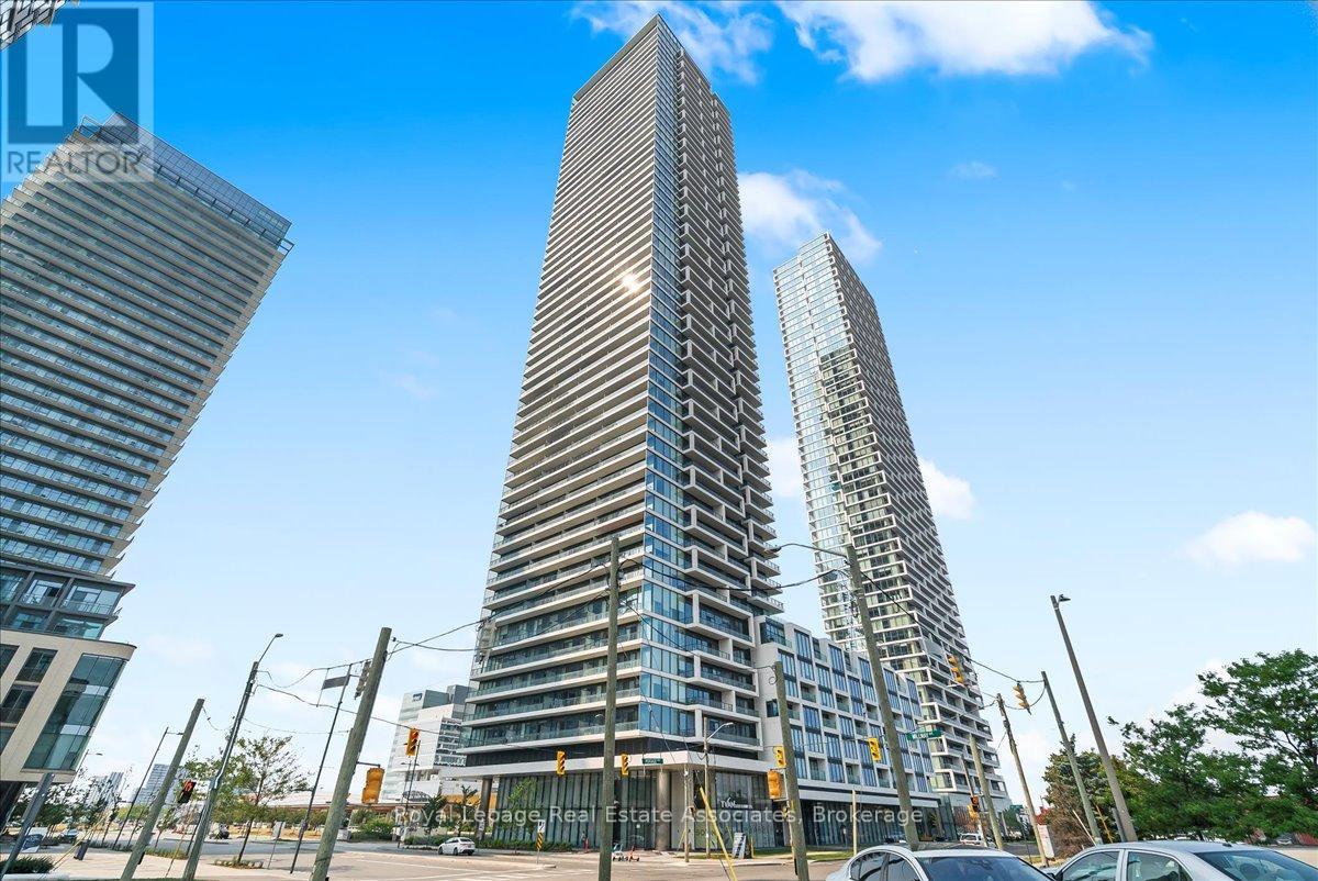 Photo 9 of 6112 950 Portage Parkway, Vaughan ON