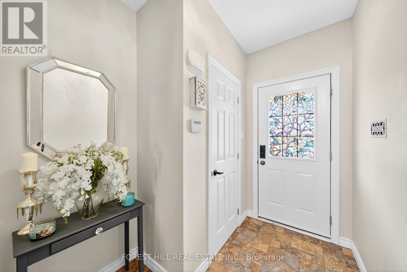Photo 1 of 37 Hattie Court, Georgina ON