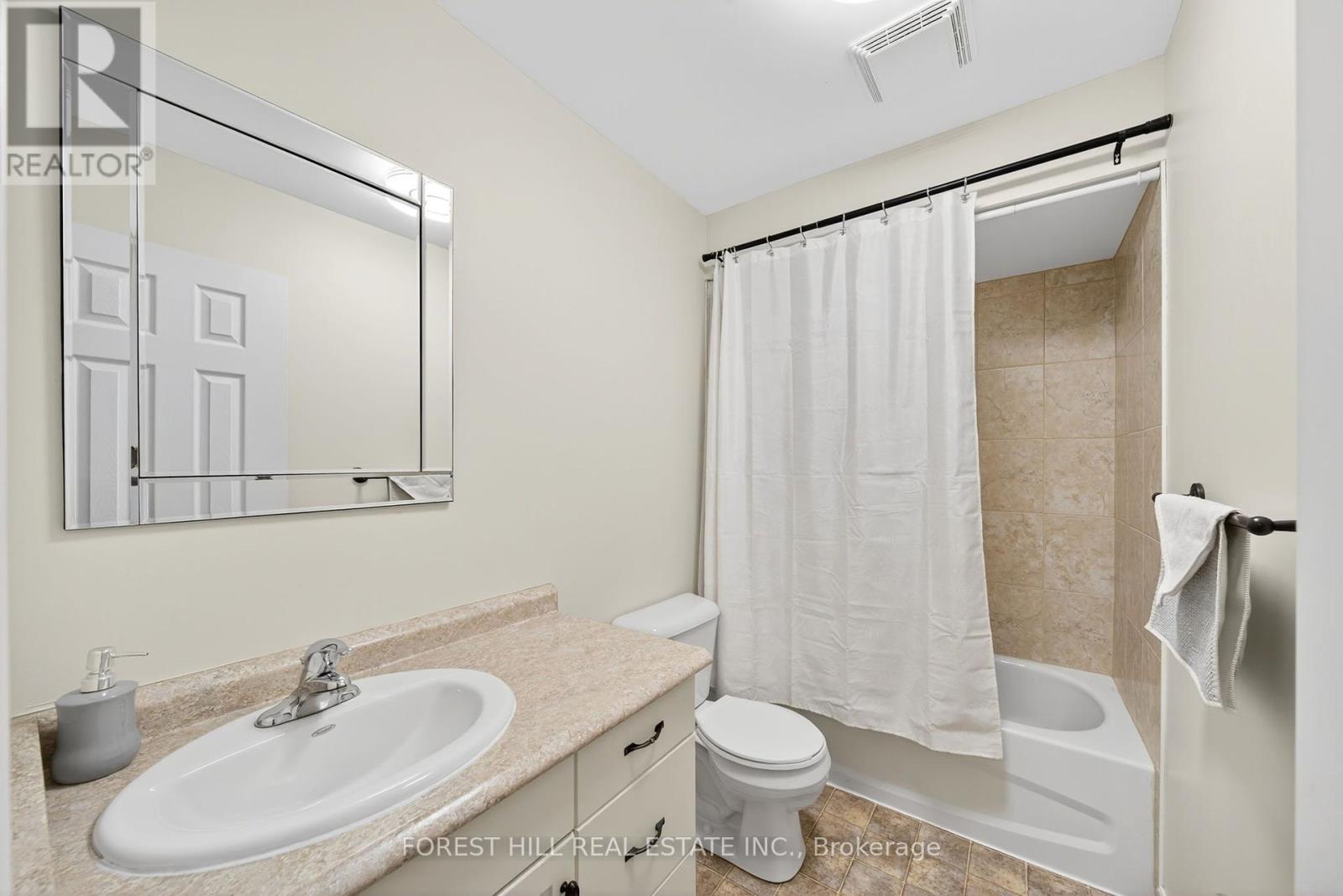 Photo 14 of 37 Hattie Court, Georgina ON