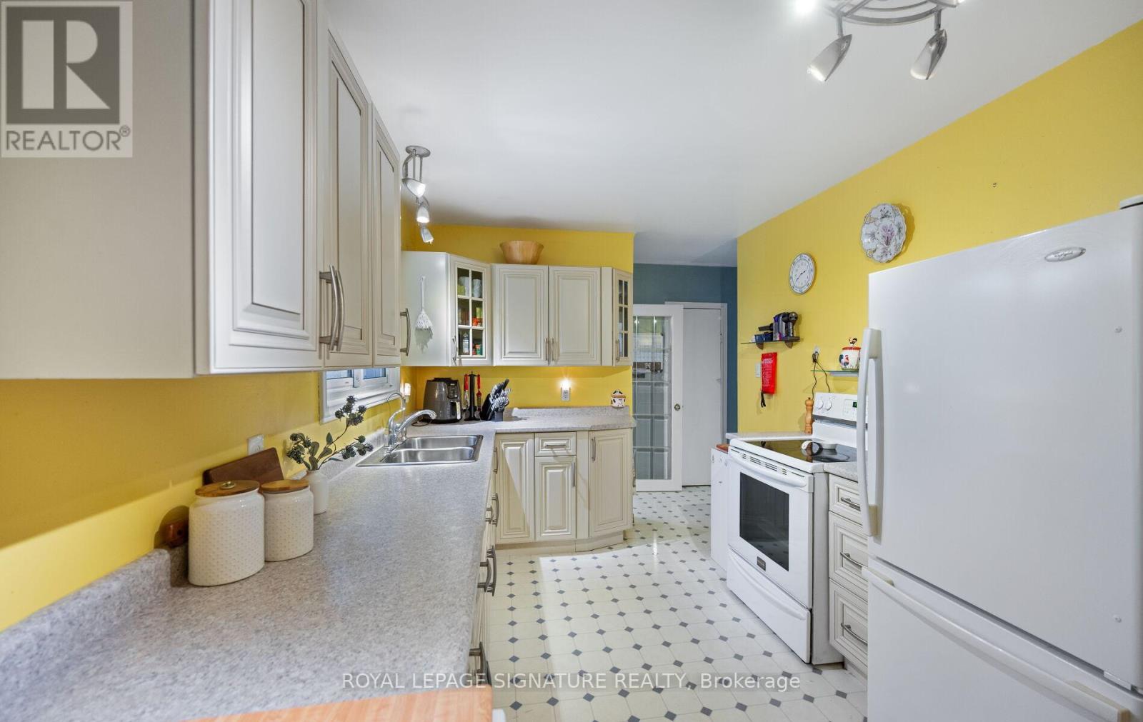 Photo 30 of 1359 10th Line, Innisfil ON