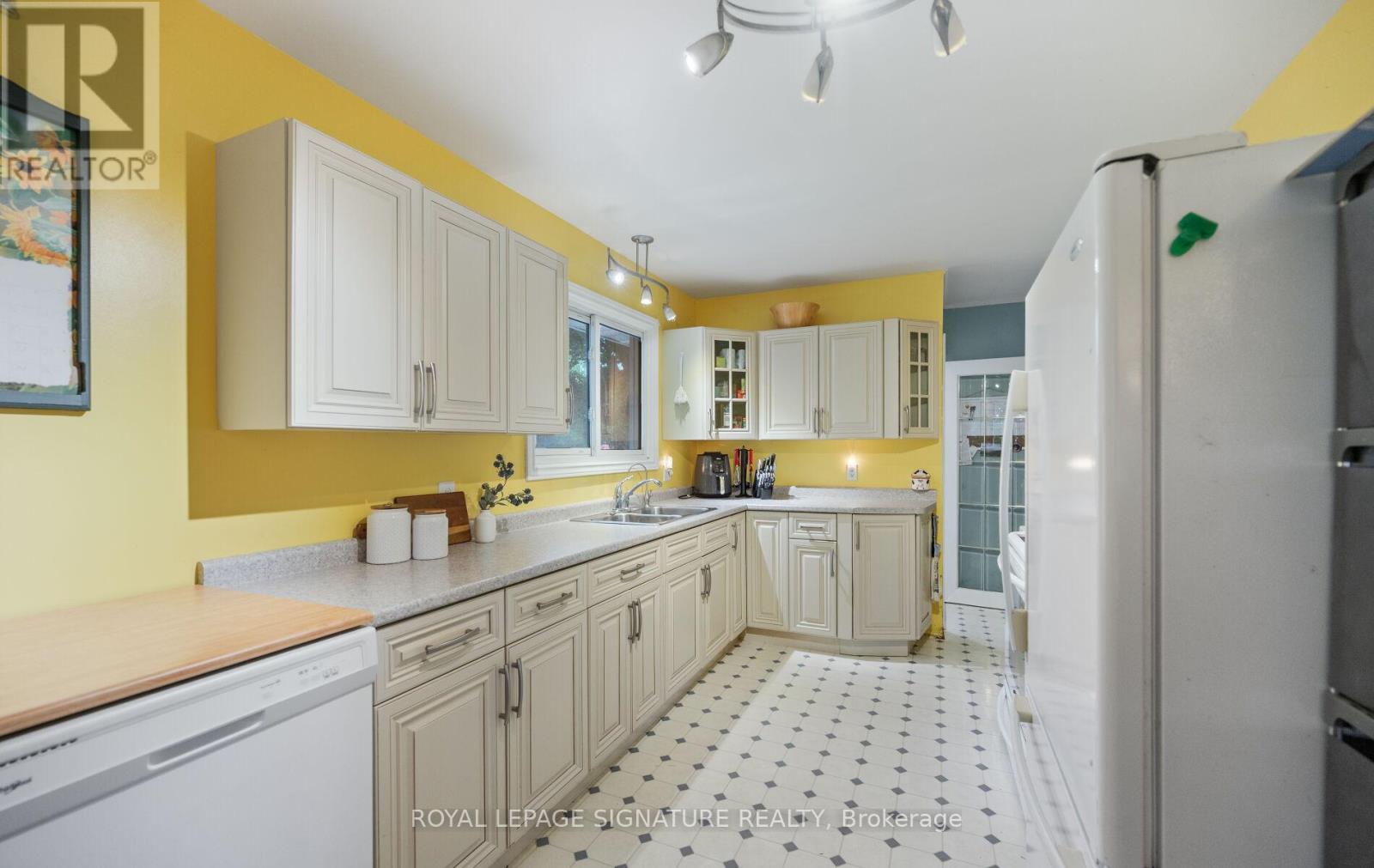Photo 27 of 1359 10th Line, Innisfil ON