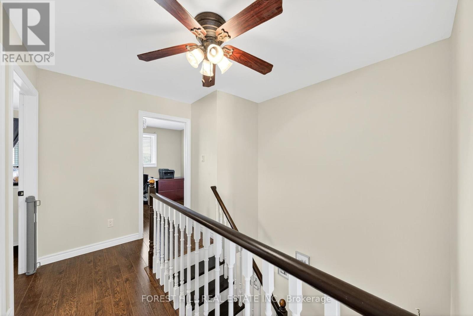 Photo 2 of 37 Hattie Court, Georgina ON