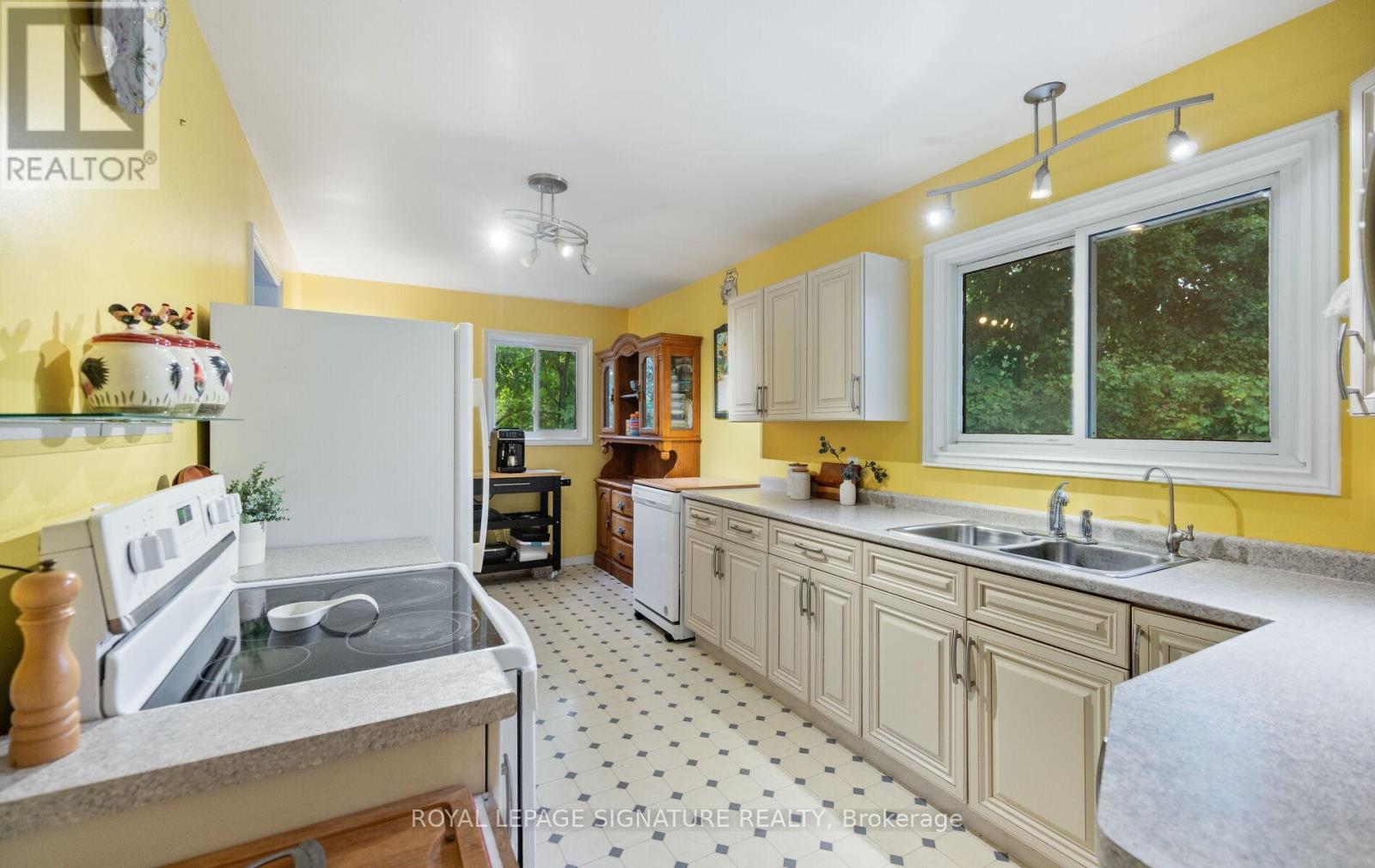 Photo 28 of 1359 10th Line, Innisfil ON