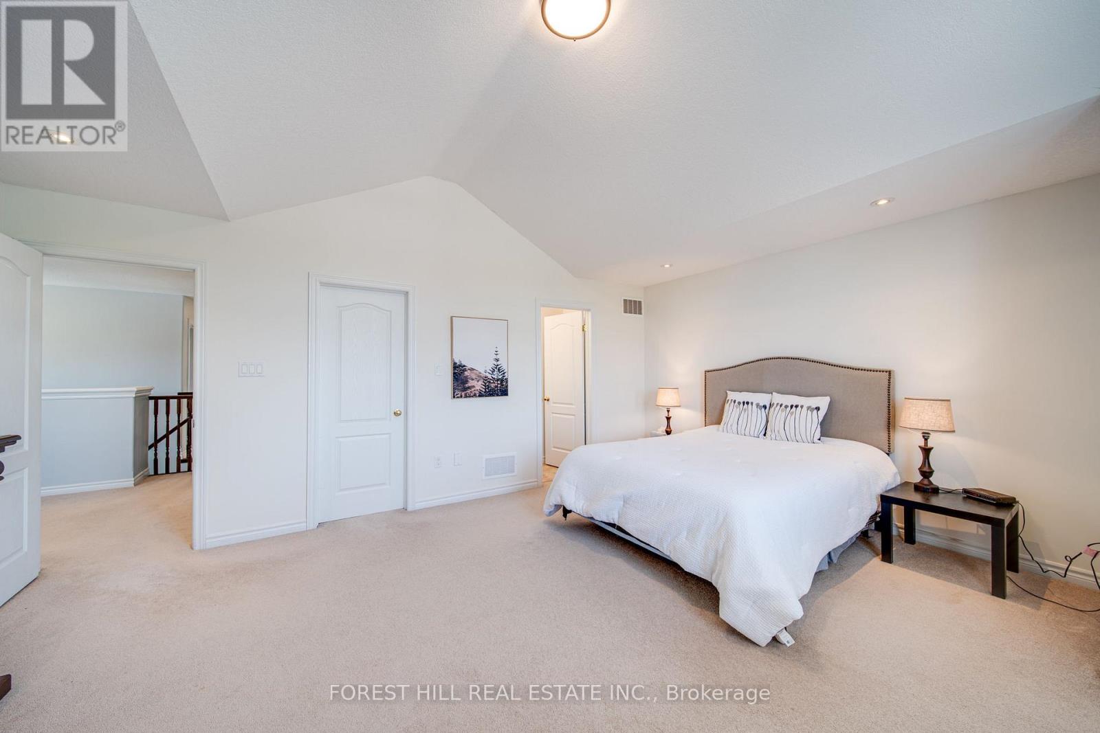 Photo 8 of 54 Chamberlain Crescent, Collingwood ON