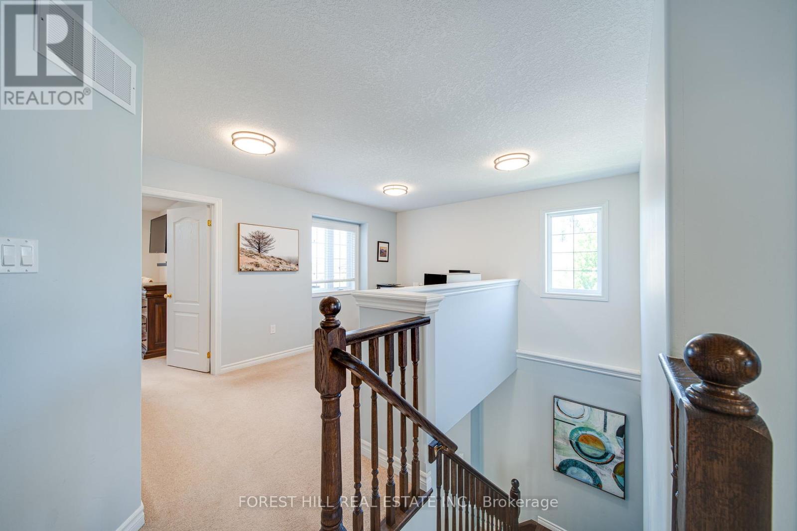 Photo 6 of 54 Chamberlain Crescent, Collingwood ON
