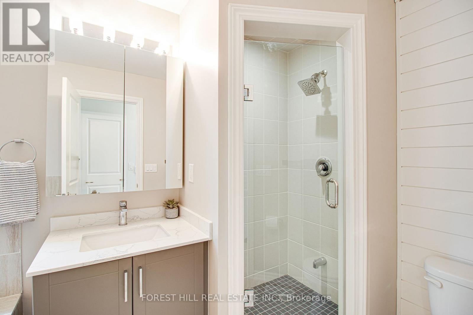 Photo 28 of 17 Gregory Avenue, Collingwood ON