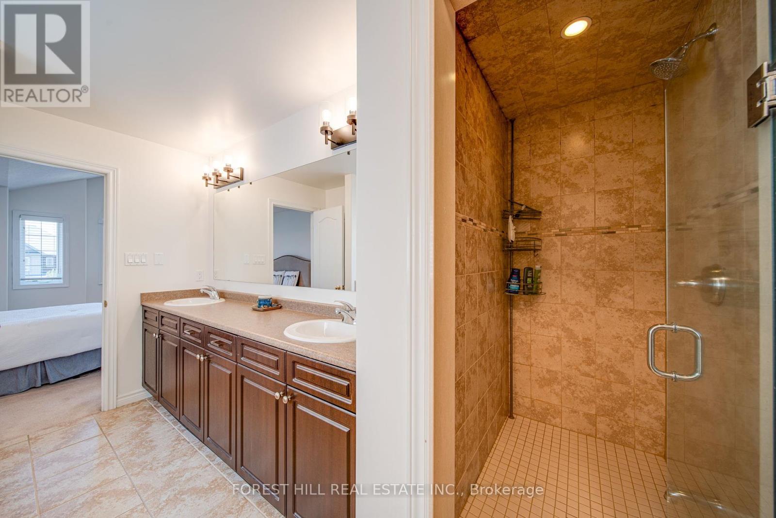 Photo 50 of 54 Chamberlain Crescent, Collingwood ON