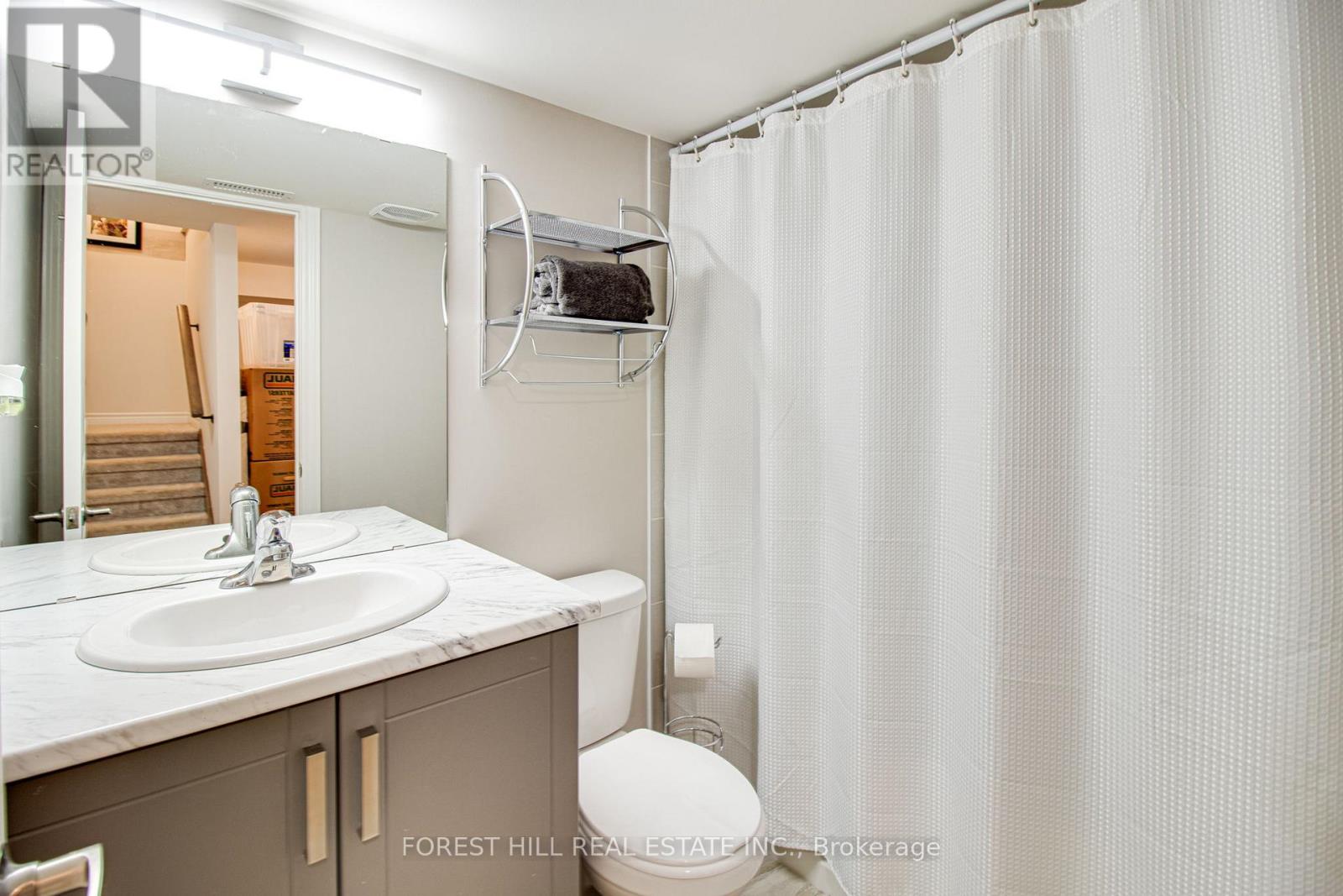 Photo 11 of 17 Gregory Avenue, Collingwood ON