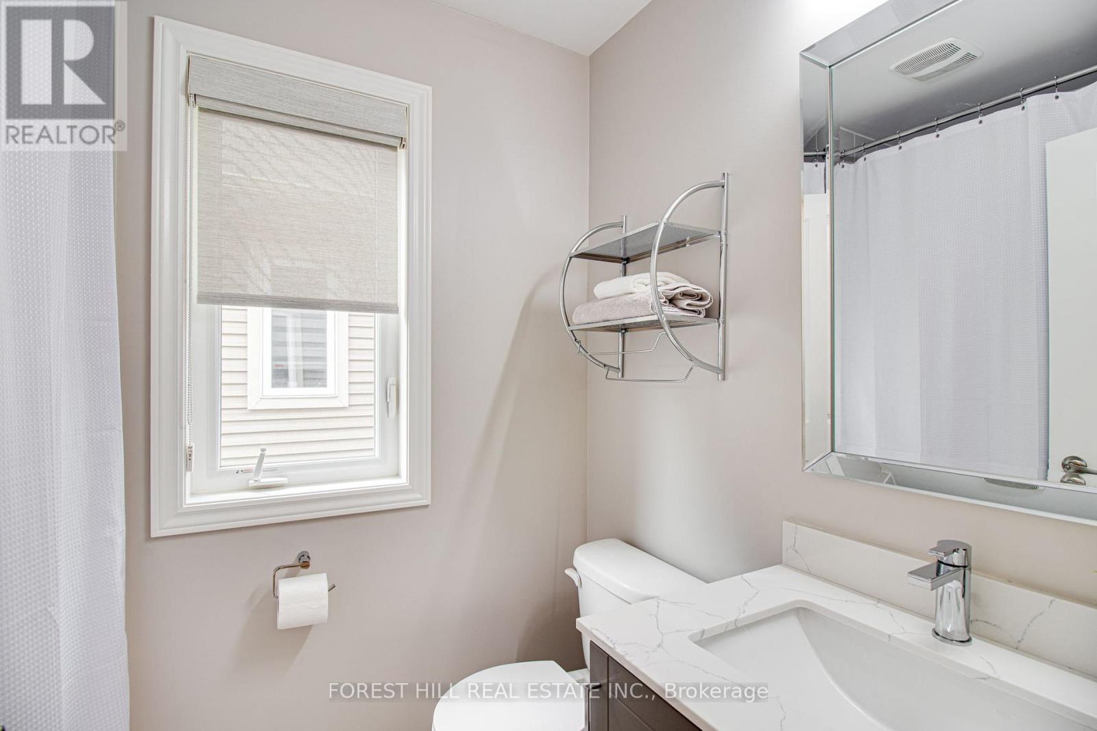 Photo 13 of 17 Gregory Avenue, Collingwood ON