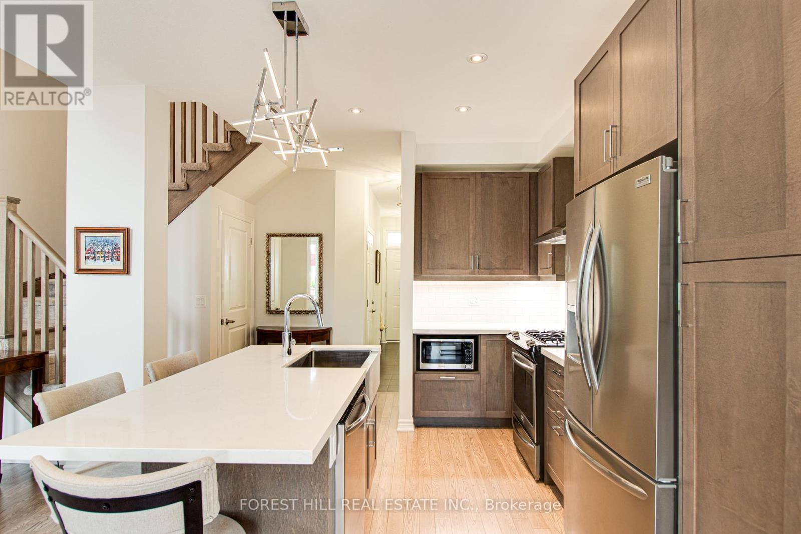 Photo 8 of 17 Gregory Avenue, Collingwood ON