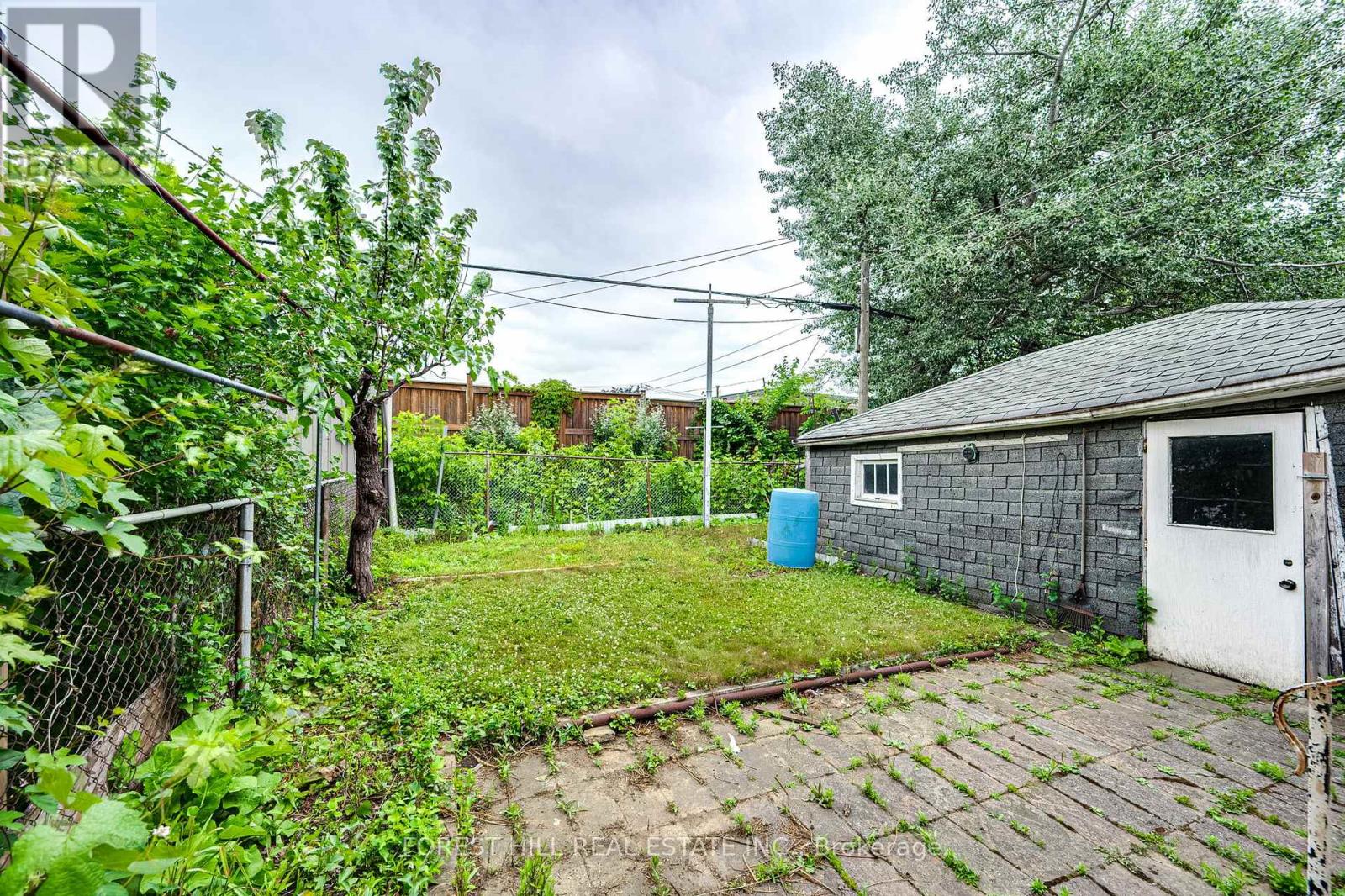 Photo 14 of 73 Talent Crescent, Toronto ON