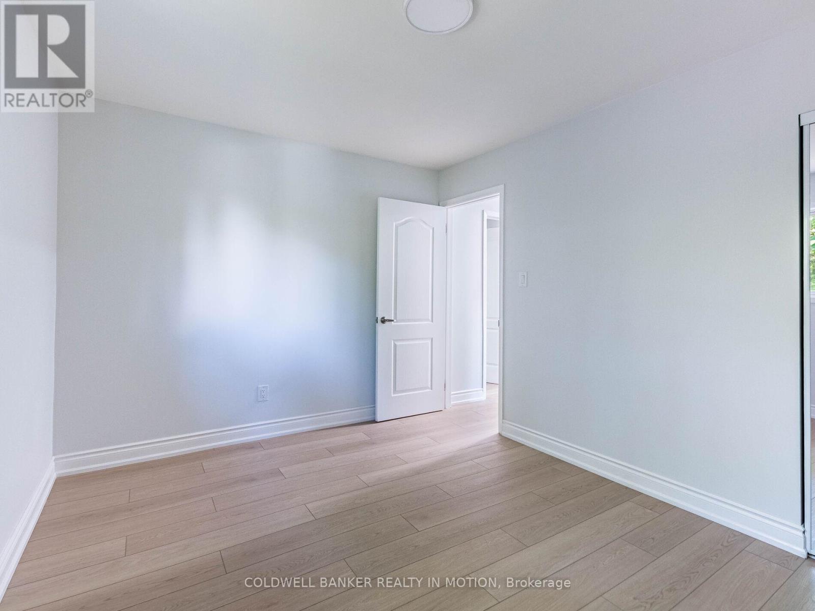 Photo 5 of 7738 Kittridge Drive, Mississauga ON