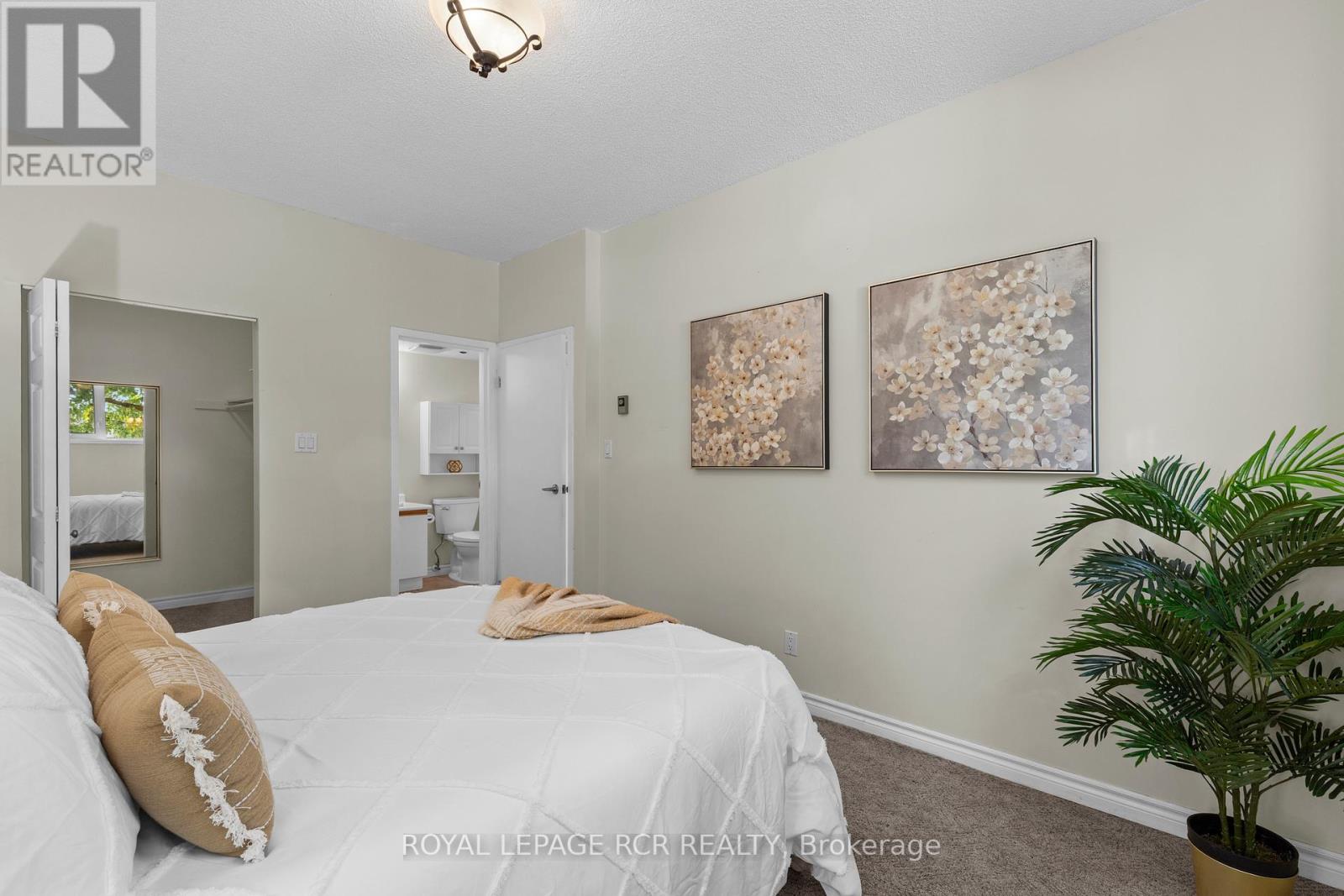 Photo 11 of 12 16 Fourth Street, Orangeville ON
