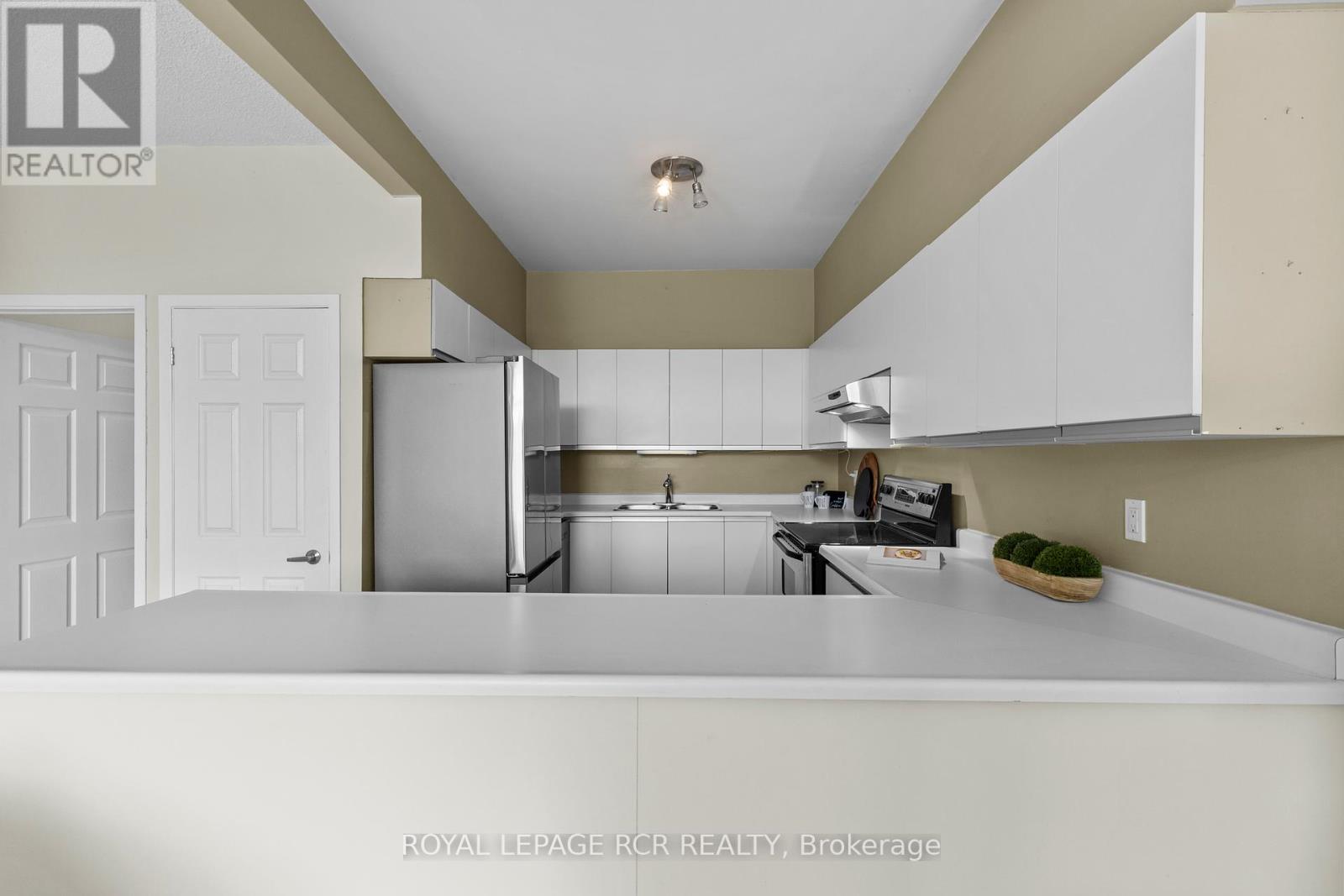 Photo 8 of 12 16 Fourth Street, Orangeville ON