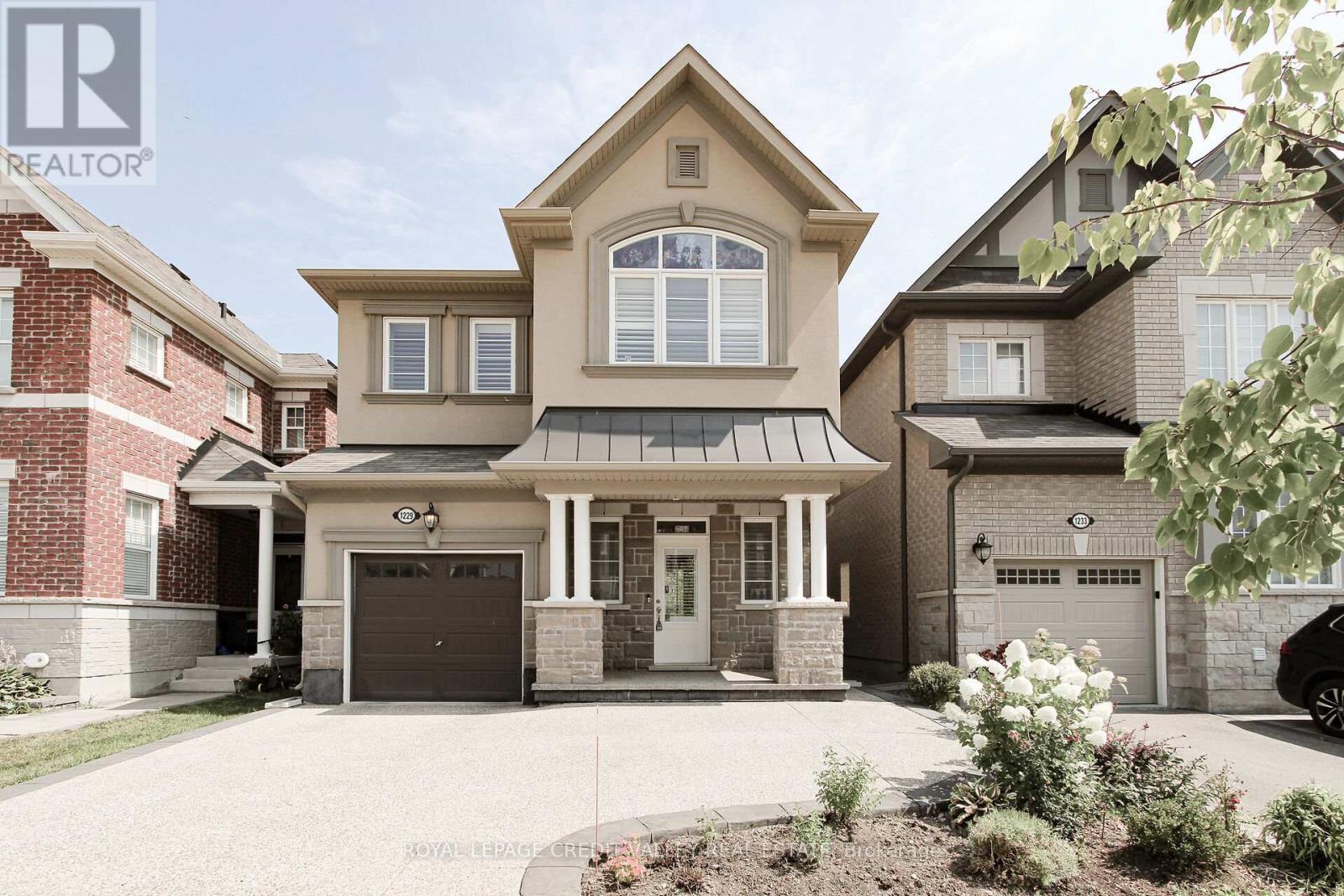Photo 4 of 1229 Rose Way, Milton ON