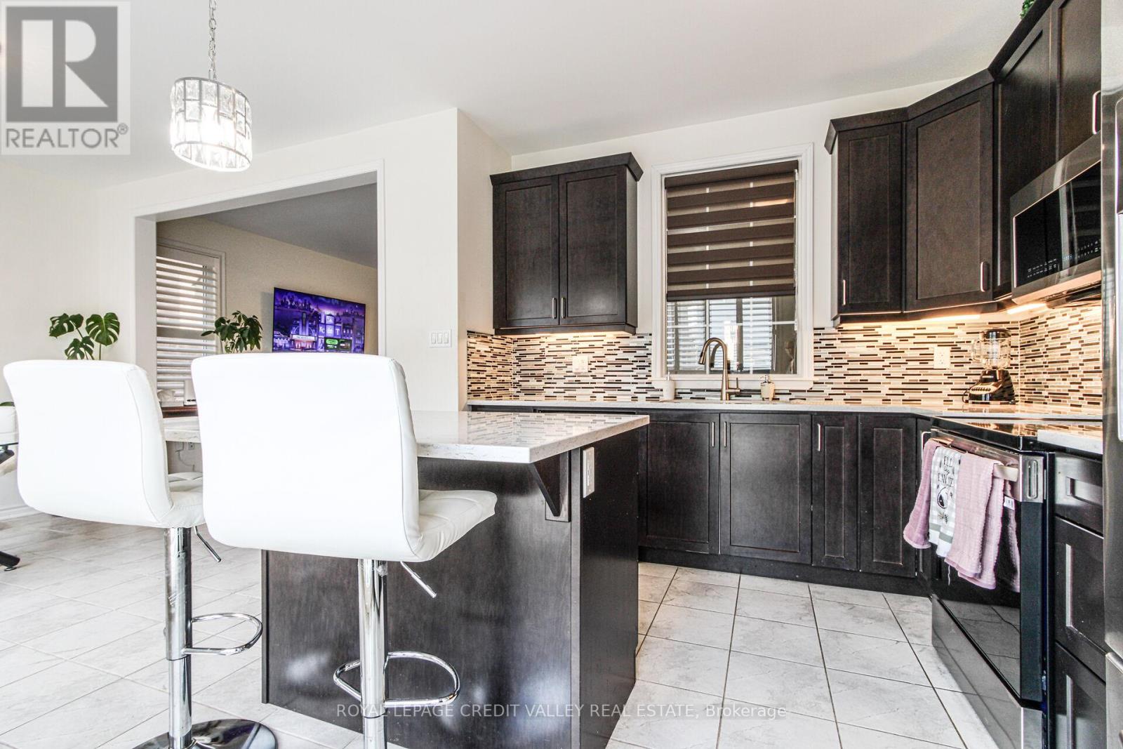 Photo 14 of 1229 Rose Way, Milton ON