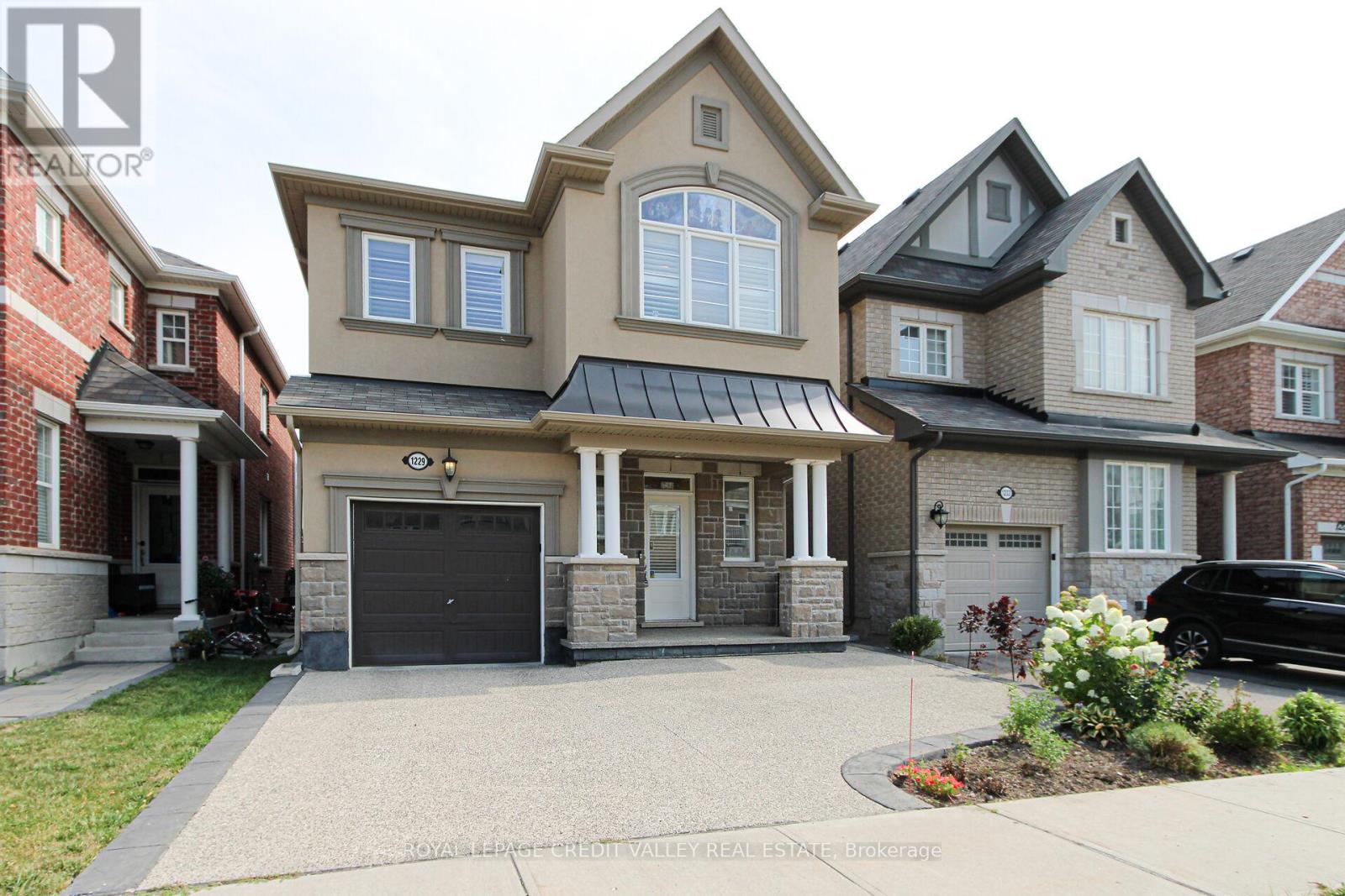 Photo 19 of 1229 Rose Way, Milton ON