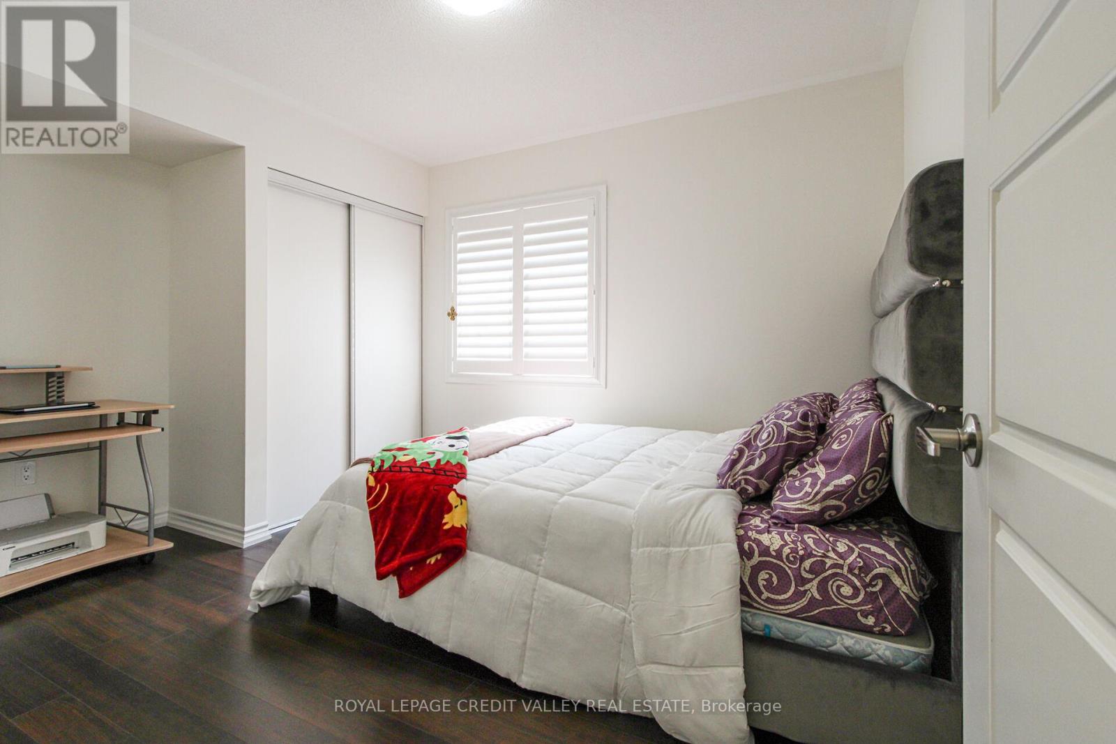 Photo 17 of 1229 Rose Way, Milton ON