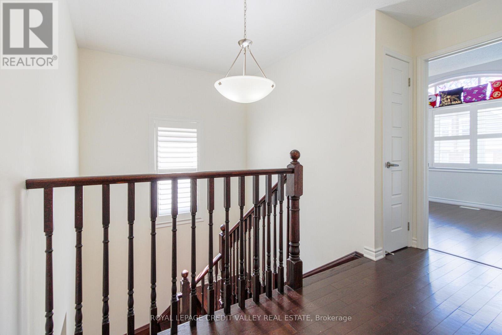 Photo 23 of 1229 Rose Way, Milton ON