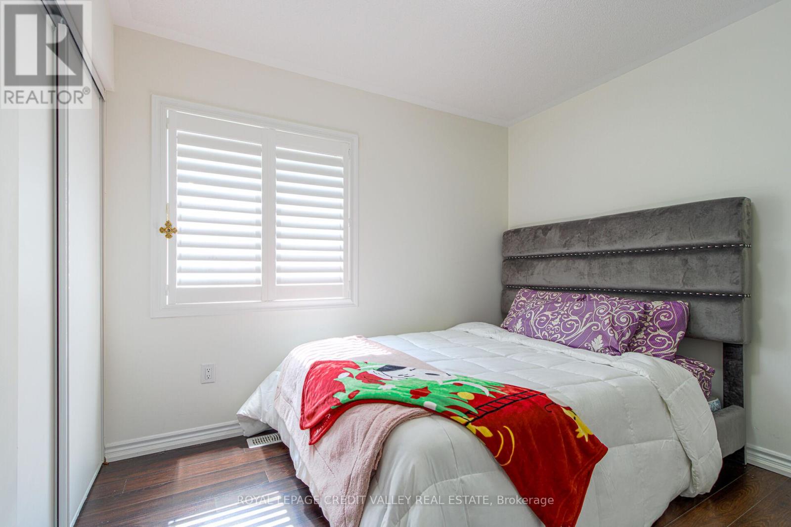 Photo 13 of 1229 Rose Way, Milton ON