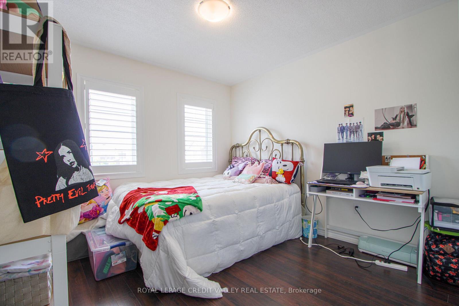 Photo 9 of 1229 Rose Way, Milton ON