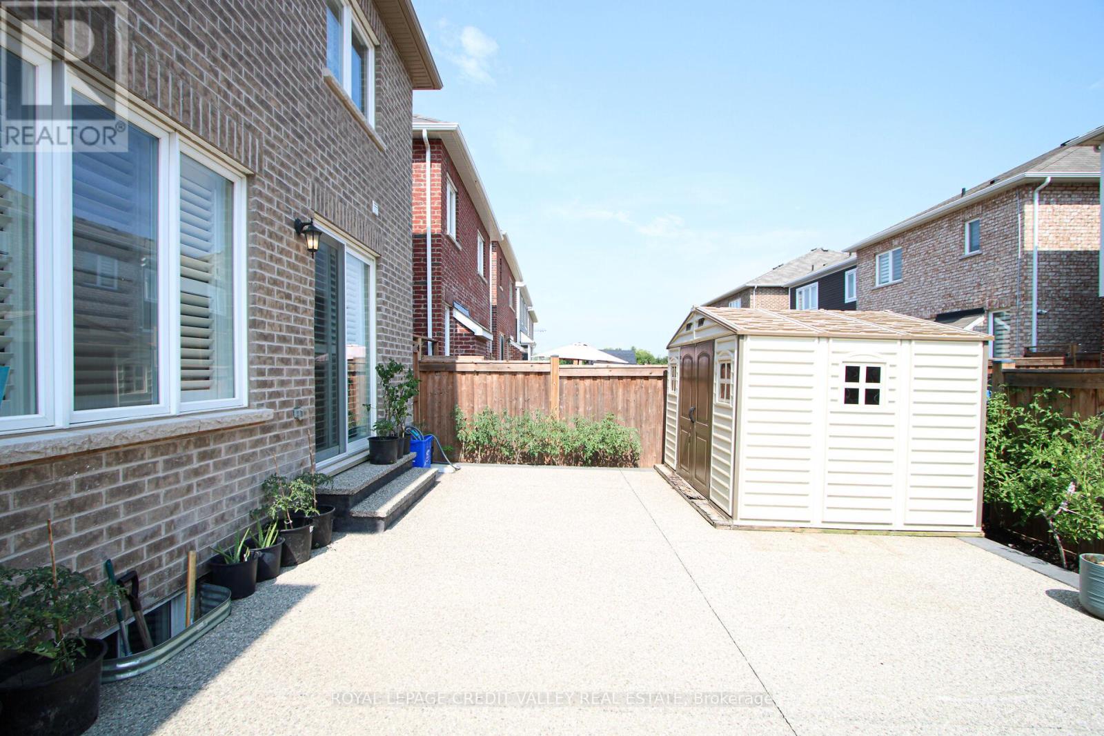 Photo 26 of 1229 Rose Way, Milton ON