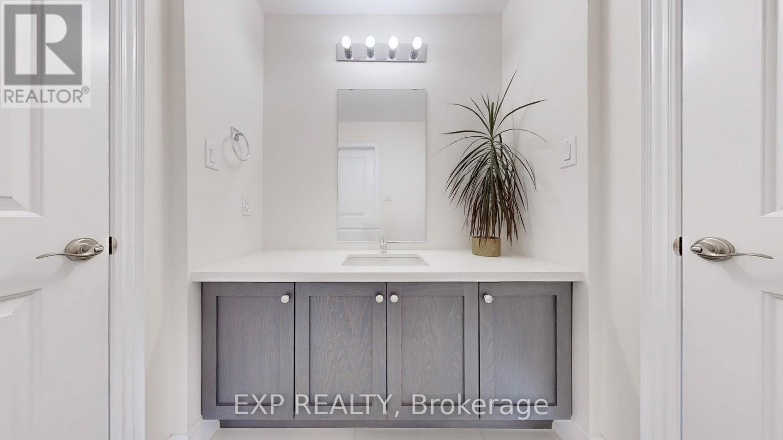 Photo 31 of 15 Frost Street, Brampton ON