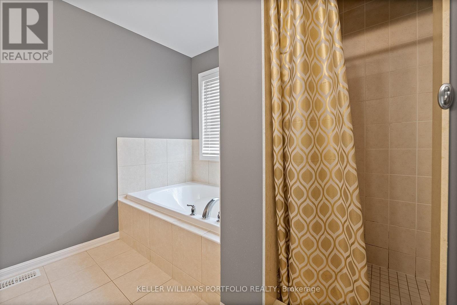 Photo 46 of 406 Grenke Place, Milton ON